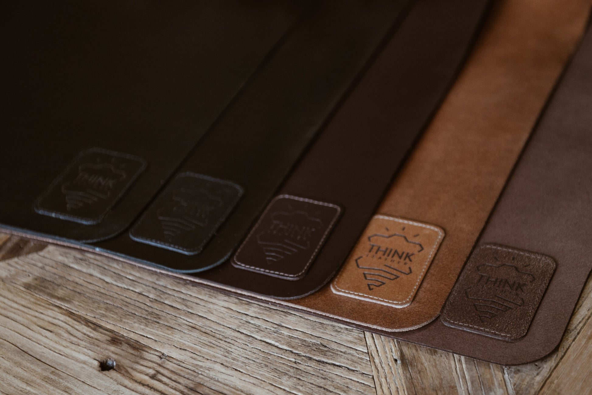 Skórzane etui na MacBook 13" Pro/Air - ciemny brąz - Stark Leder