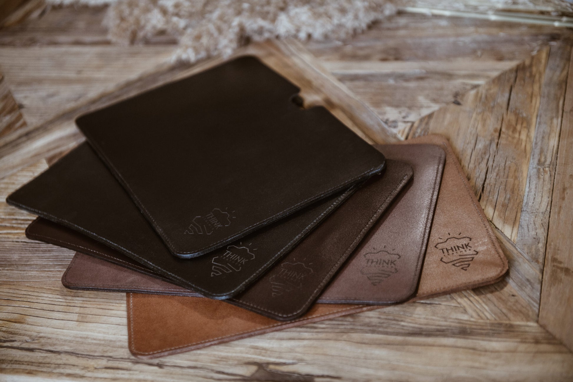 Skórzane etui na MacBook 13" Pro/Air - czarne - Stark Leder